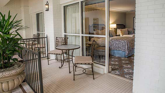 Two Queen Guest Room, Poolside