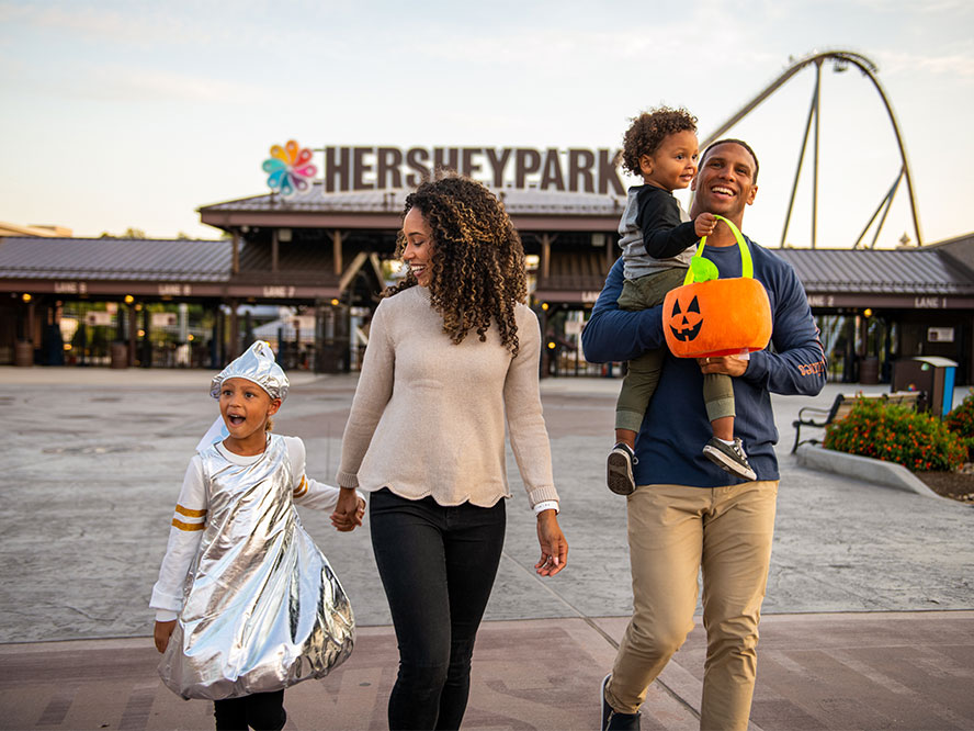 Hersheypark family during Hersheypark Halloween.