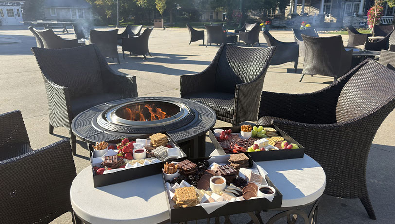 Plaza Bar outdoor seating