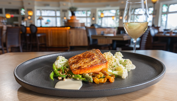 Salmon with wine