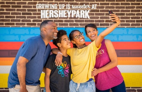 Family taking a selfie at Hersheypark