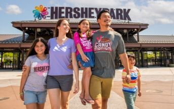 Family near enterance of Hersheypark